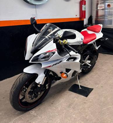 YAMAHA YZF-R6 